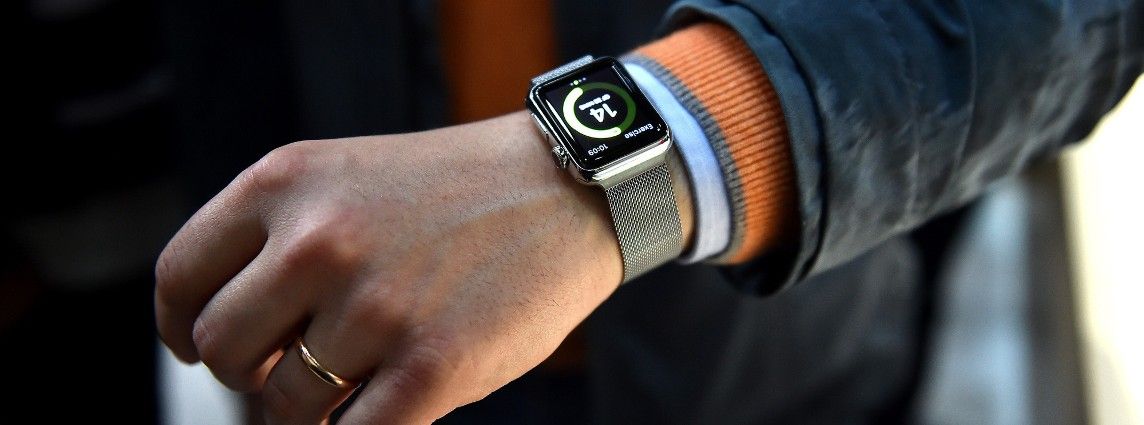 Як міняти ремінці від Apple Watch