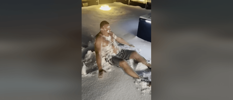 Гарячий сніг: голий Олександр Шевченко гартував тіло і душу (ВІДЕО 18+)