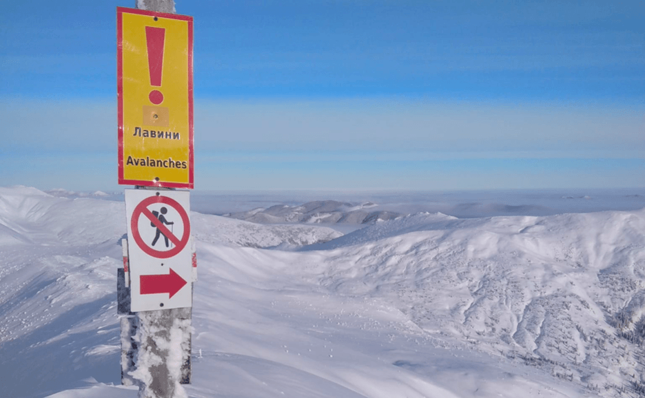 Рятувальники встановили попереджувальні таблички про лавини на Піп Івані (ФОТО)