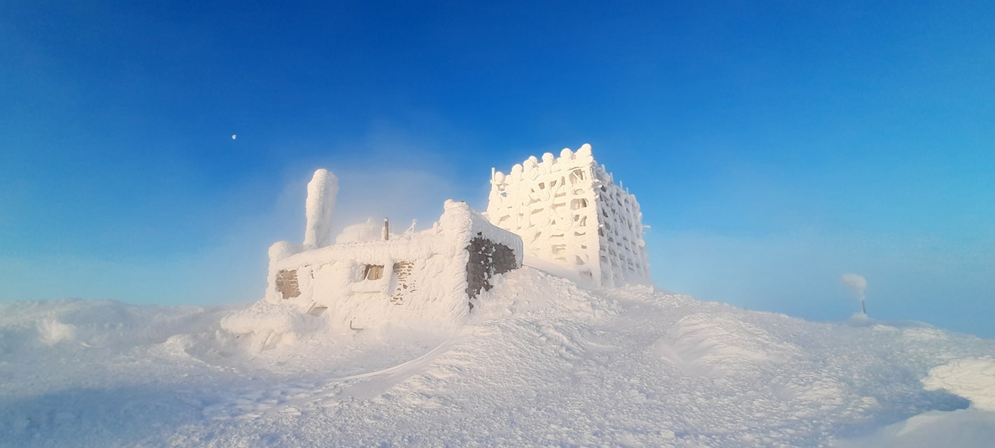 На горі Піп Іван сильні морози: температура опустилася до -23° (ФОТО)