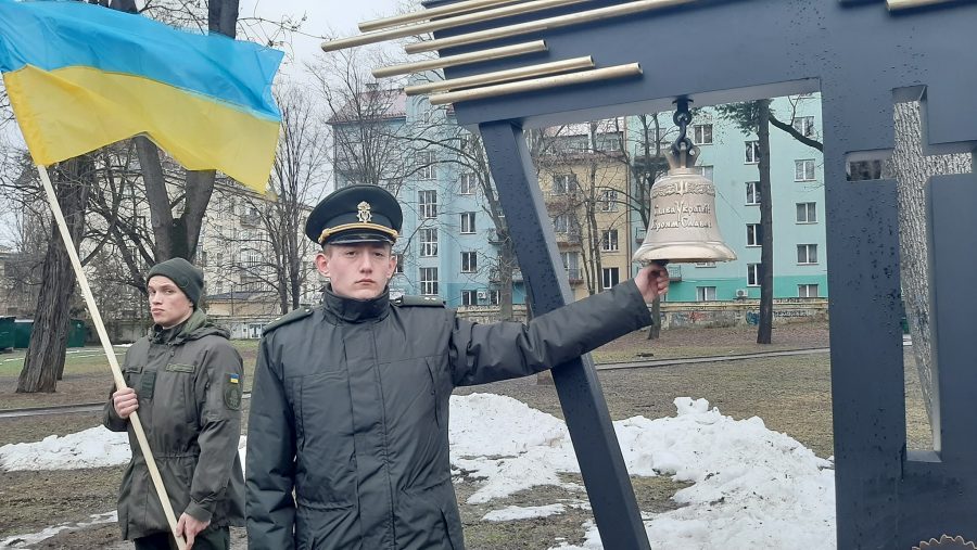 У Франківську відкрили Дзвін пам’яті захисникам (ФОТО)