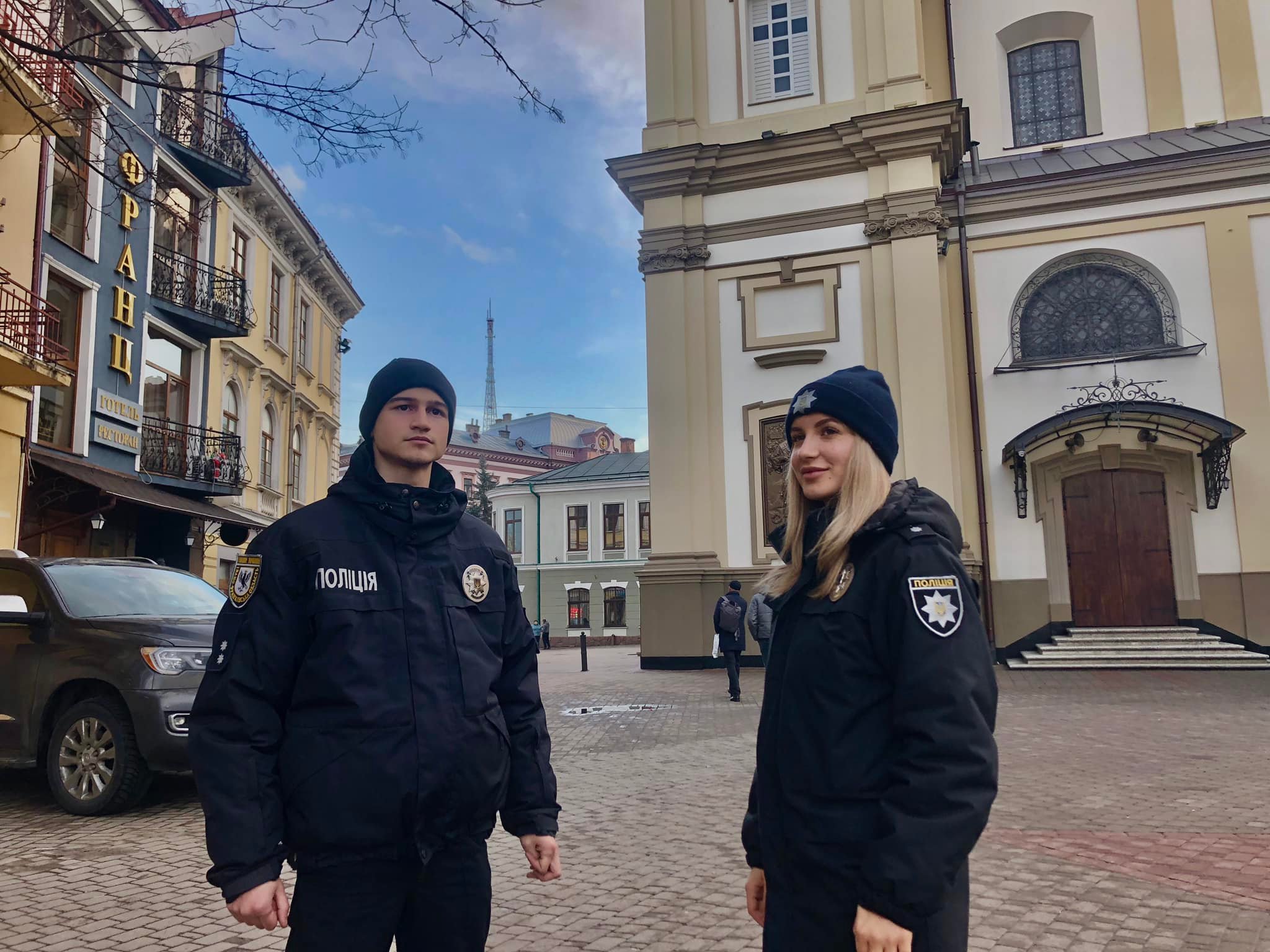 Понад тисячу поліціянтів чергуватимуть біля прикарпатських храмів на Різдво