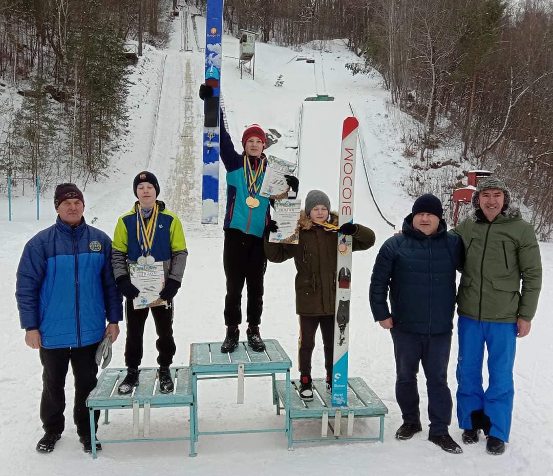 Юні прикарпатські спортсмени – призери Чемпіонату України зі стрибків на лижах з трампліна та лижного двоборства (ФОТО)