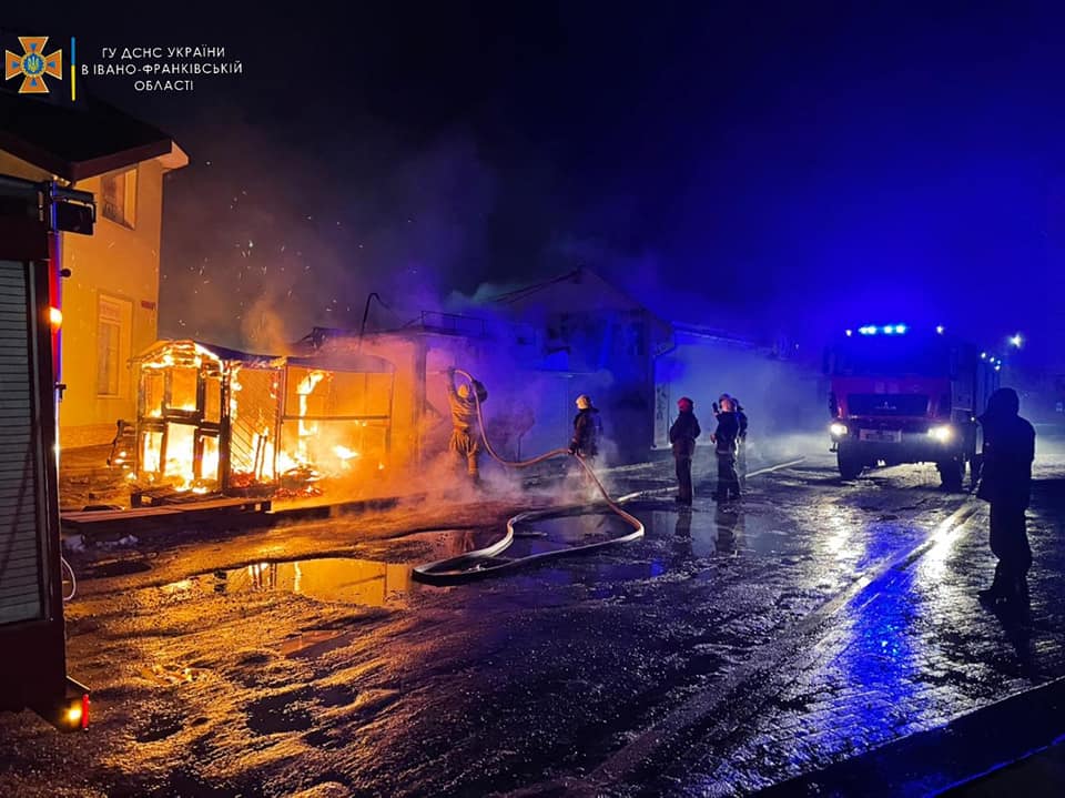 В Калуші горіли торгові кіоски