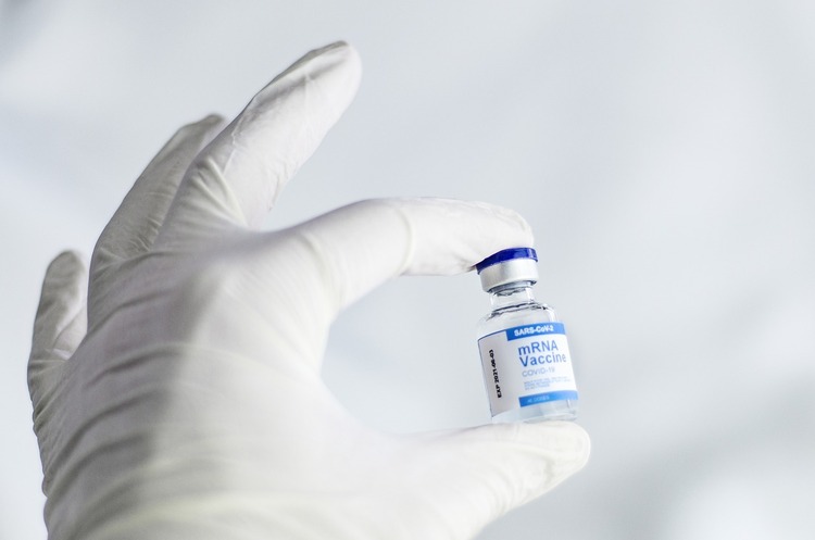 Moderna почала випробовувати вакцину проти ВІЛ на людях
