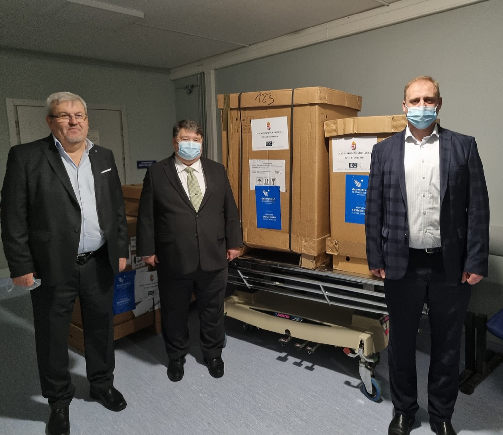 Дві прикарпатські лікарні отримали обладнання від Угорщини (ФОТО)