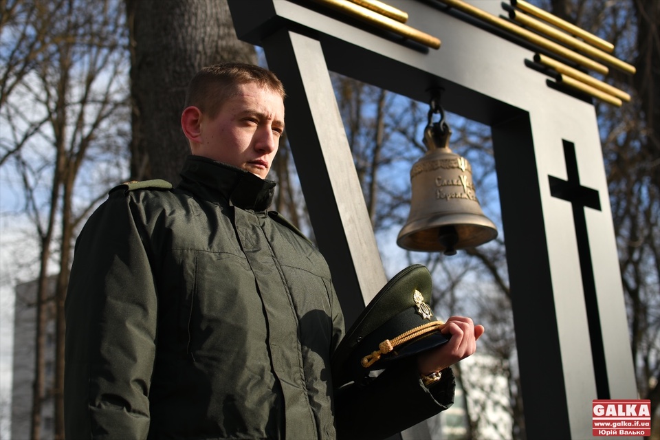 У Франківську вшанували полеглих захисників України та Героїв Небесної сотні (ФОТО)