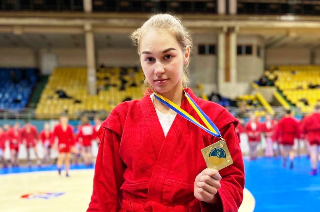 Студентка франківського вишу здобула “золото” на чемпіонаті України з самбо