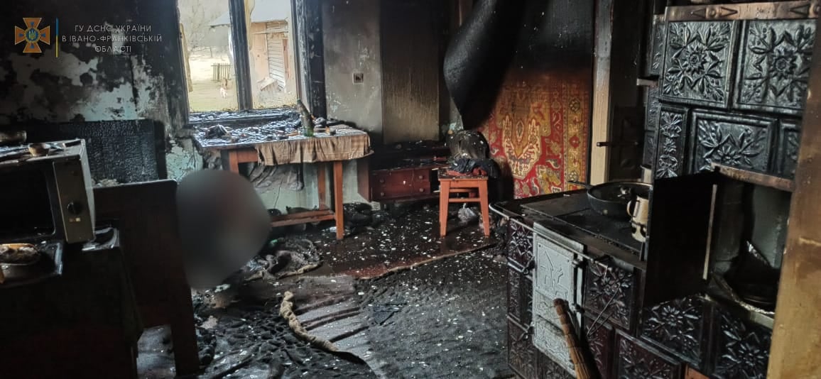 Ранкова пожежа на Калущині: у згарищі виявили тіло чоловіка (ФОТО)