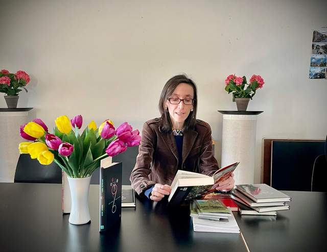 Прикарпатська письменниця Галина Петросаняк представила нові книги у Швейцарії (ФОТО)