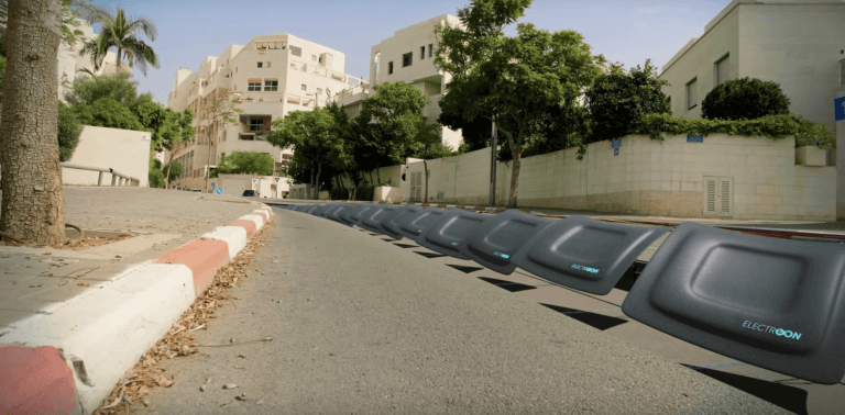 У США будують дорогу, яка заряджатиме електромобілі під час руху (ВІДЕО)