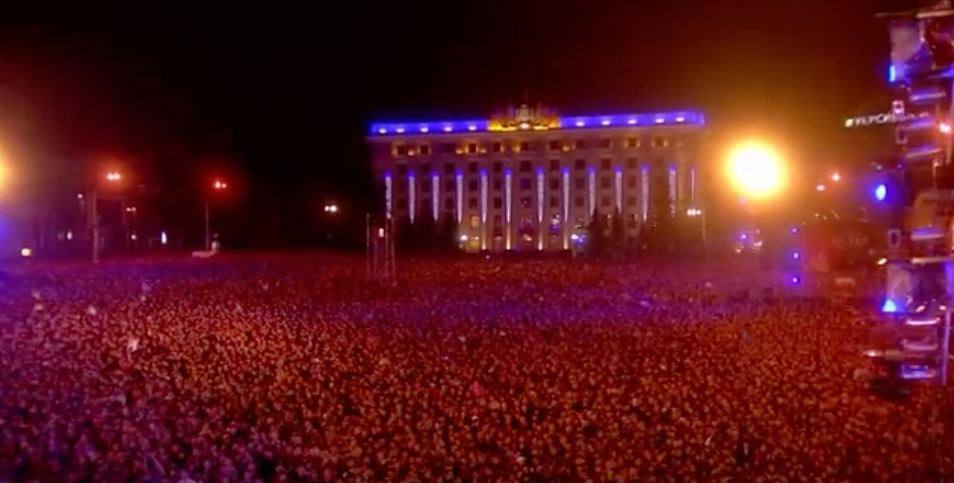 Queen показали на YouTube концерт з Харкова і збирають кошти українцям (ВІДЕО)