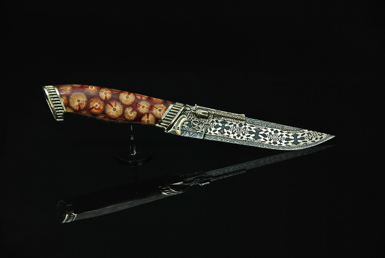До Коломиї через війну переїхала відома авторська майстерня, що виготовляє ножі (ФОТО)