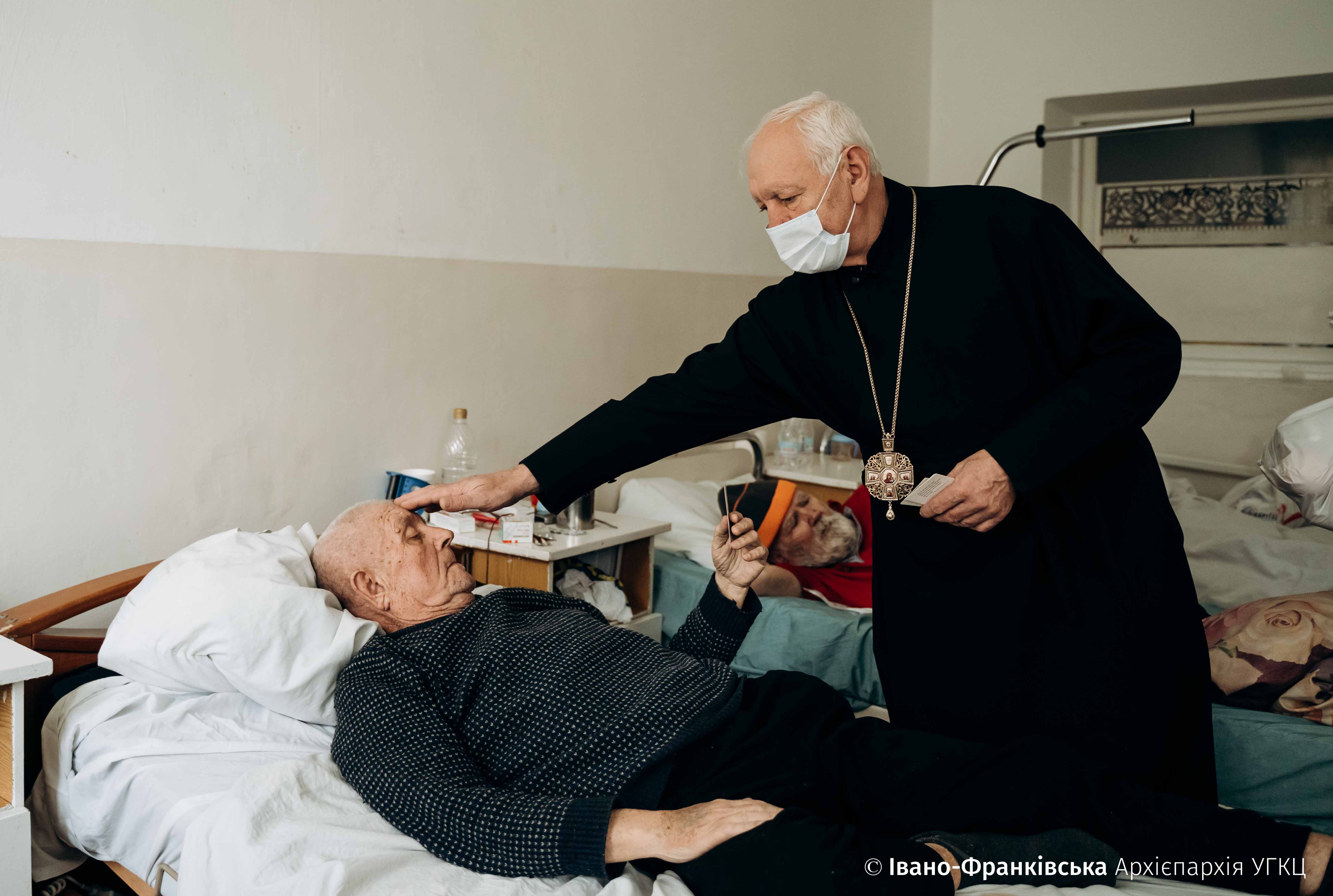Митрополит Володимир Війтишин провідав хворих зі сходу у Лисецькій лікарні (ФОТО)