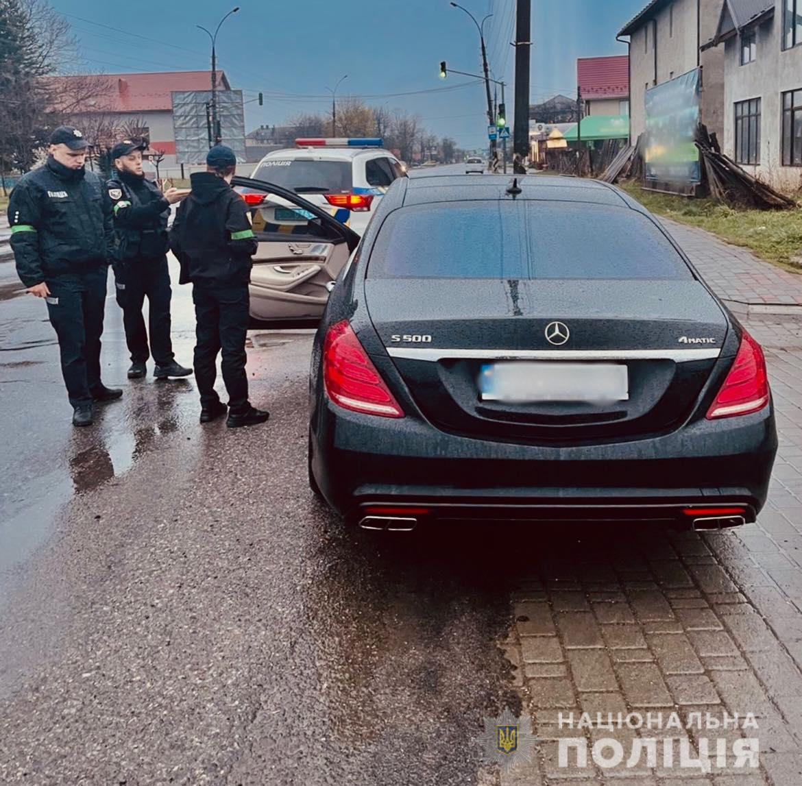 У Коломиї знайшли викрадений на Київщині Mercedes (ФОТОФАКТ)