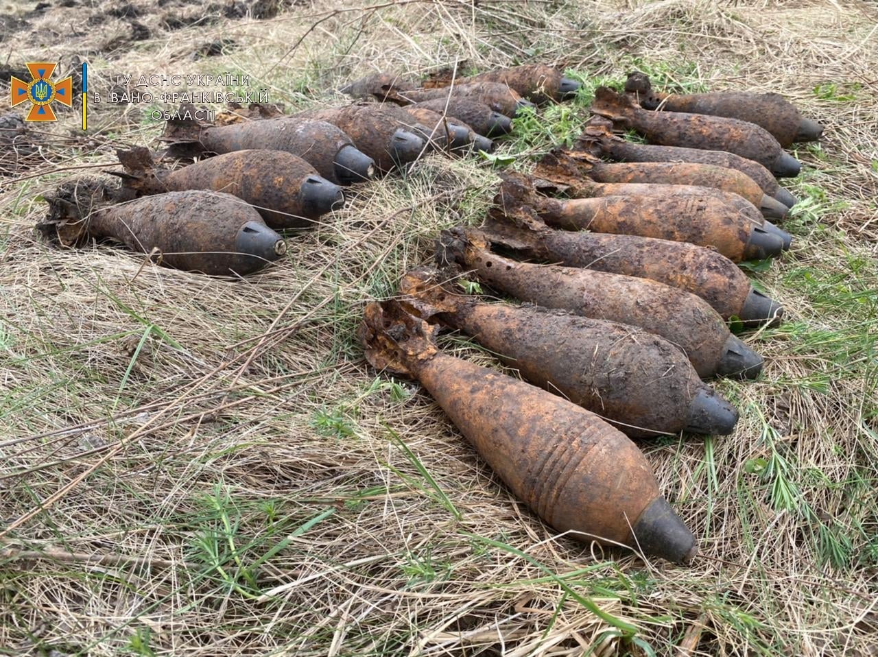 22 застарілих боєприпаси знайшли у селах Коломийського та Франківського районів минулої доби (ФОТО)