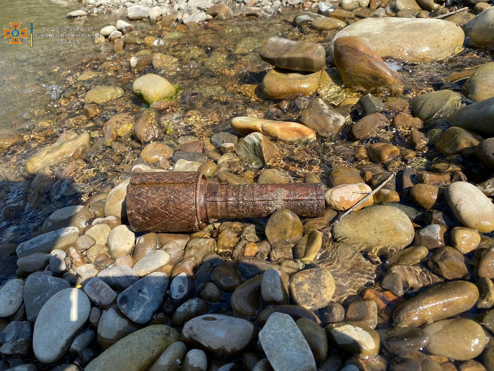 Прикарпатські піротехніки знищили гранату часів Другої світової, знайдену на території Бистриці