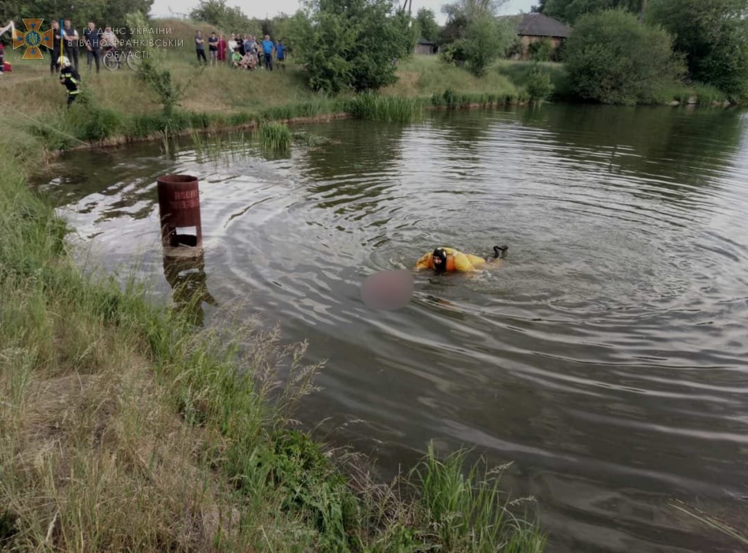 У водоймі в Хриплині знайшли тіло чоловіка (ФОТОФАКТ)