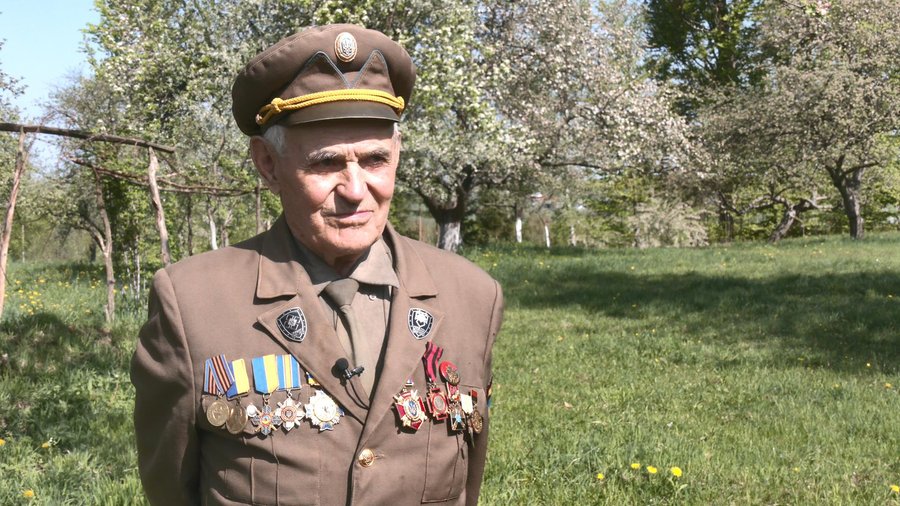 “Здобудеш або згинеш!”: 91-річний боєць УПА з Франківщини подякував українським воїнам за стійкість та самопожертву (ФОТО)