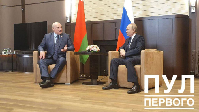 Лукашенко заявив, що Польща з НАТО планують “забрати” Прикарпаття