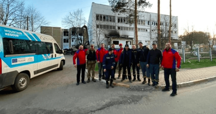 Гірські рятувальники-добровольці кличуть взяти участь в ліквідації наслідків перебування російських окупантів