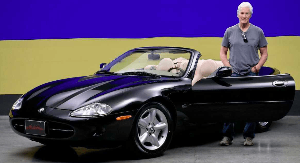 Актор Річард Гір виставив на аукціон свій раритетний Jaguar, щоб допомогти українцям (ФОТОФАКТ)