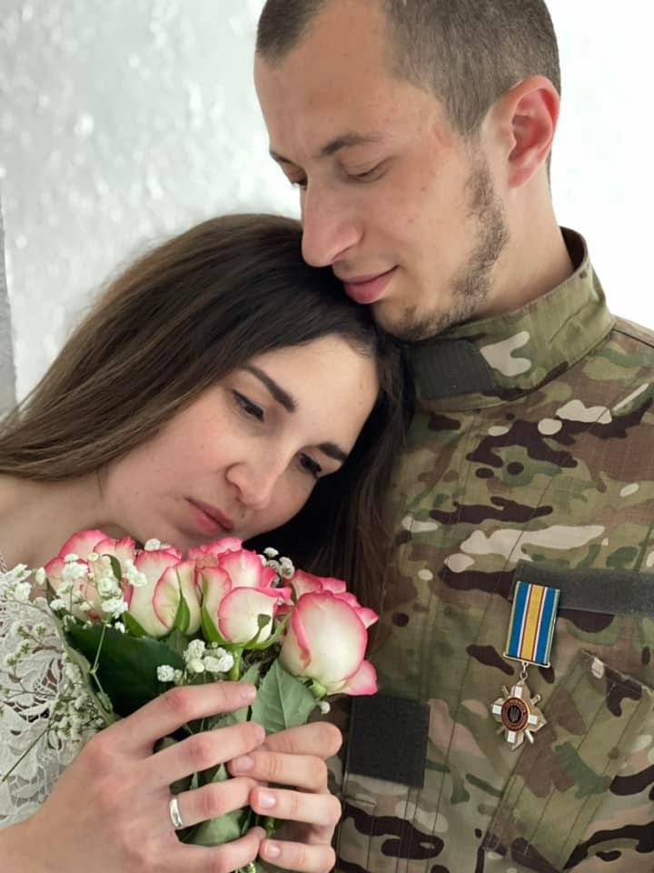 У Калуші одружився військовий, якого нагородили орденом “За мужність” (ФОТО)