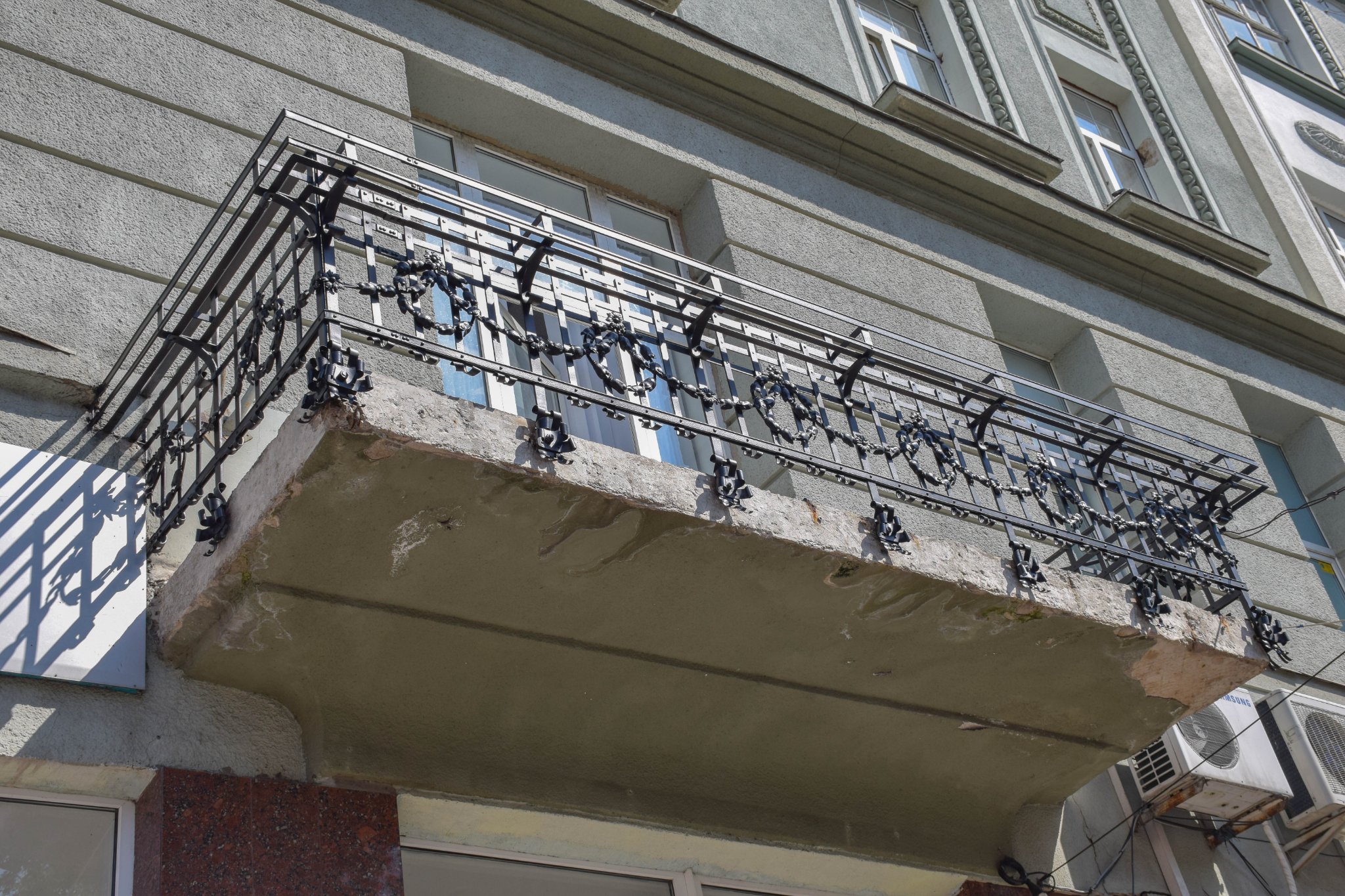 На Незалежності реставрують балкон колишнього готелю “Уніон” (ФОТО)