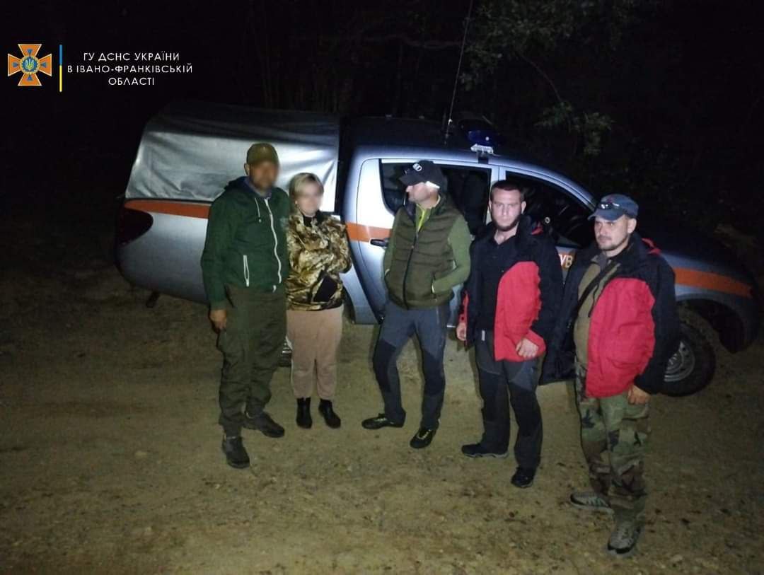 У лісі на Прикарпатті рятувальники розшукали двох заблукалих