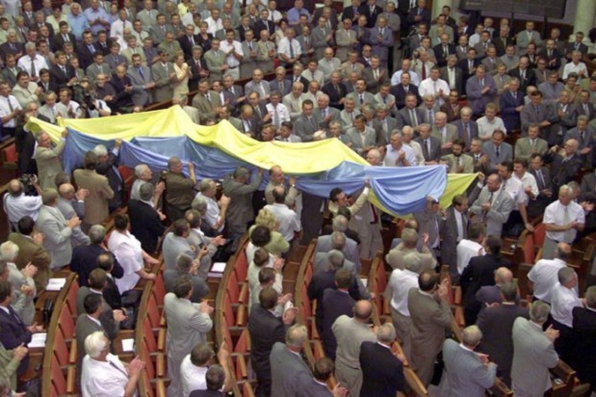 У палаці Потоцьких сьогодні покажуть архівне відео про прийняття Конституції України