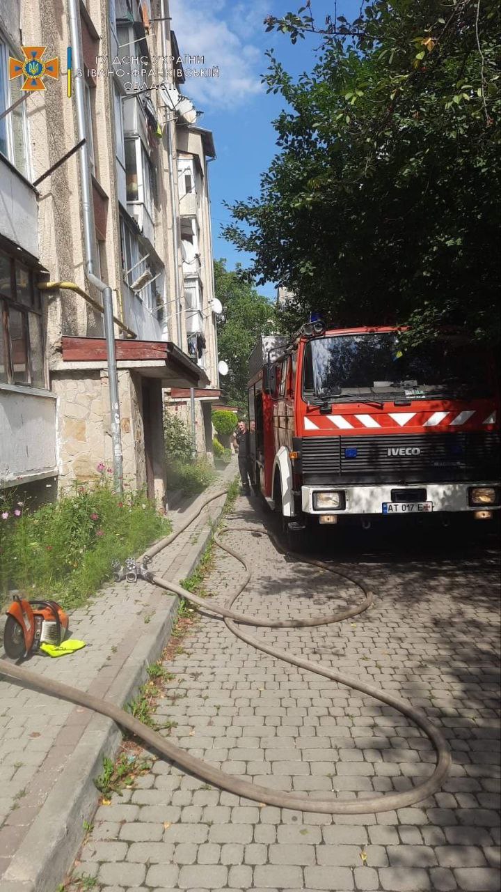 На Нацгвардії горів підвал багатоквартирного будинку (ФОТОФАКТ)