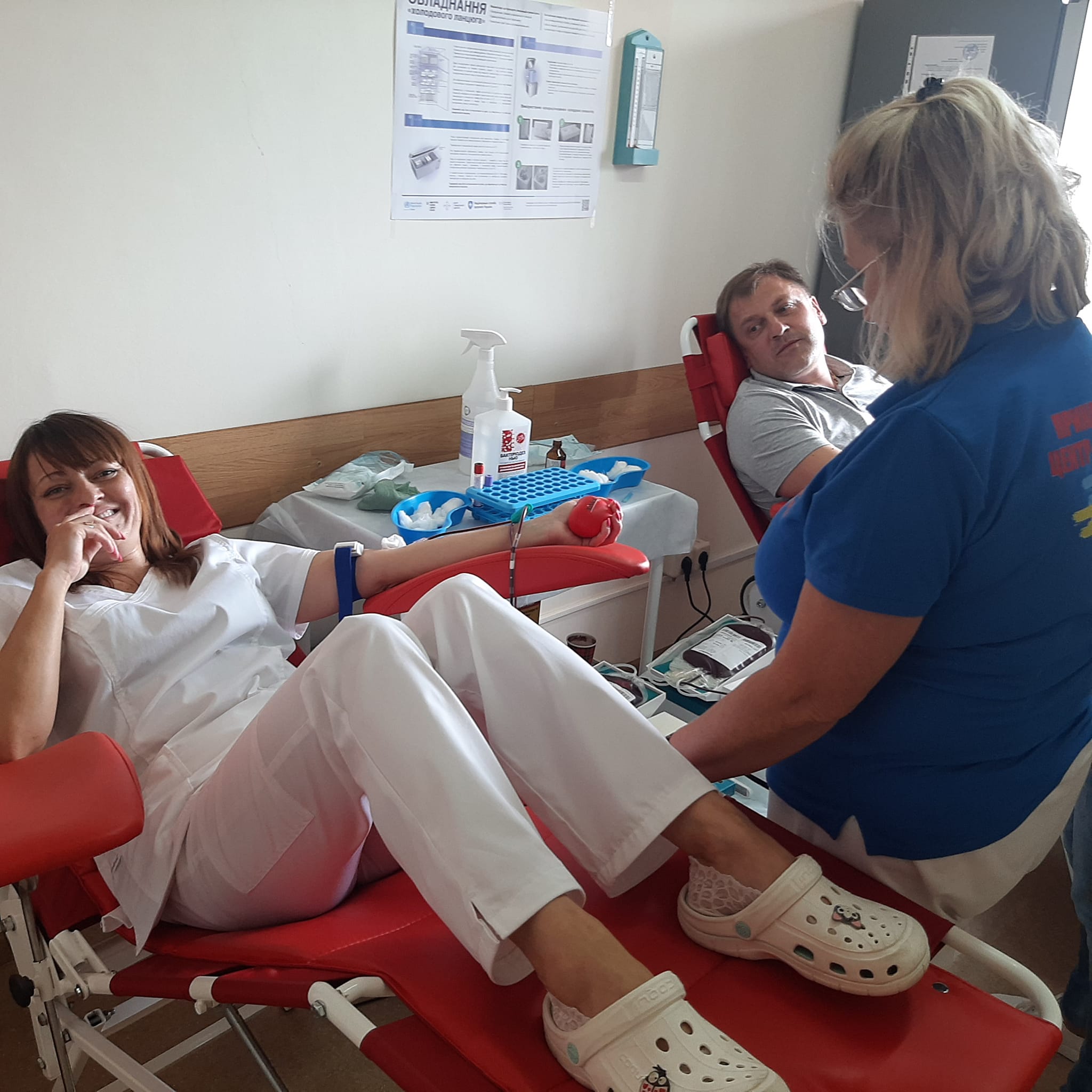 У Франківську медики обласної лікарні здали кров для захисників України