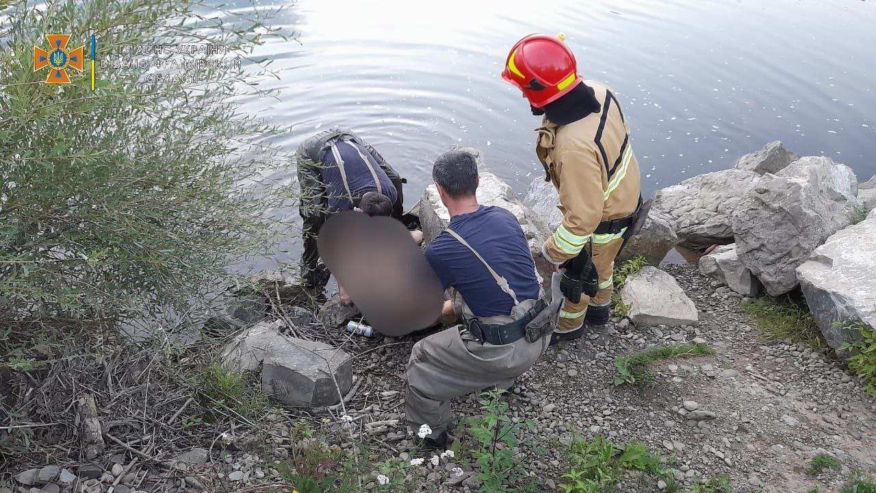 Біля Галича у річці потонув чоловік (ФОТОФАКТ)