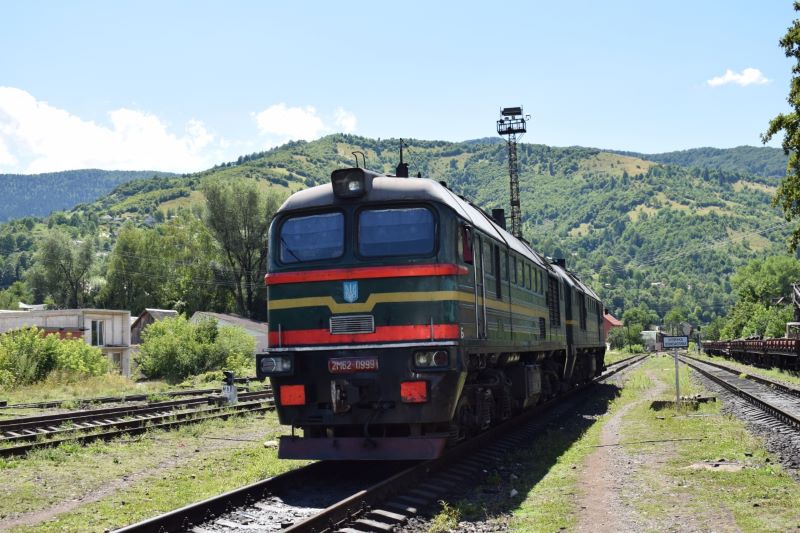 Франківськ та Ужгород хочуть з’єднати поїздом