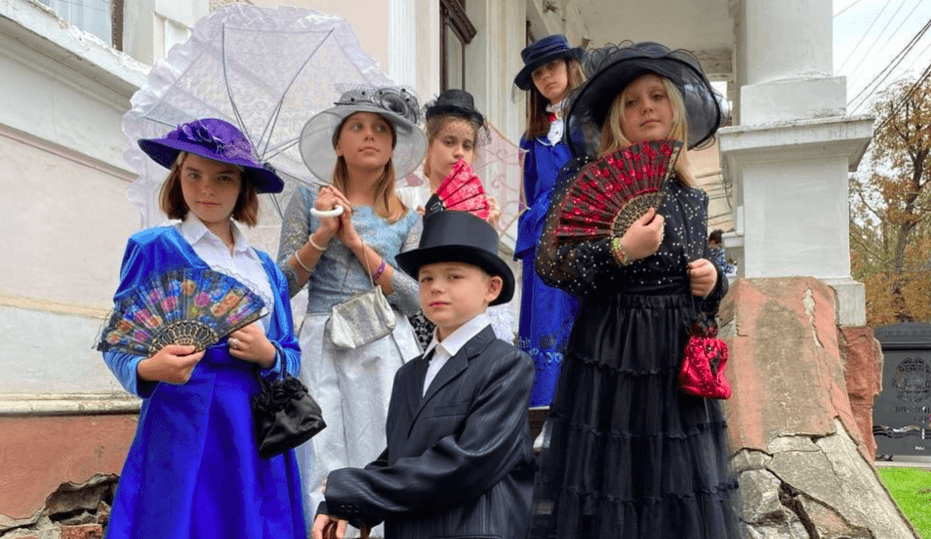 Відвідини криївки та примірка старовинного одягу: діти з Дніпра знайомляться з Коломиєю (ФОТО)