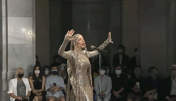 Коломия не помия: Тіна Кароль заспівала на модному показі в Японії (ВІДЕО)