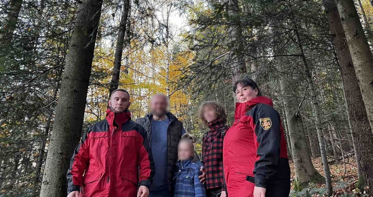 У лісі поблизу Яремче заблукала родина із Запоріжжя