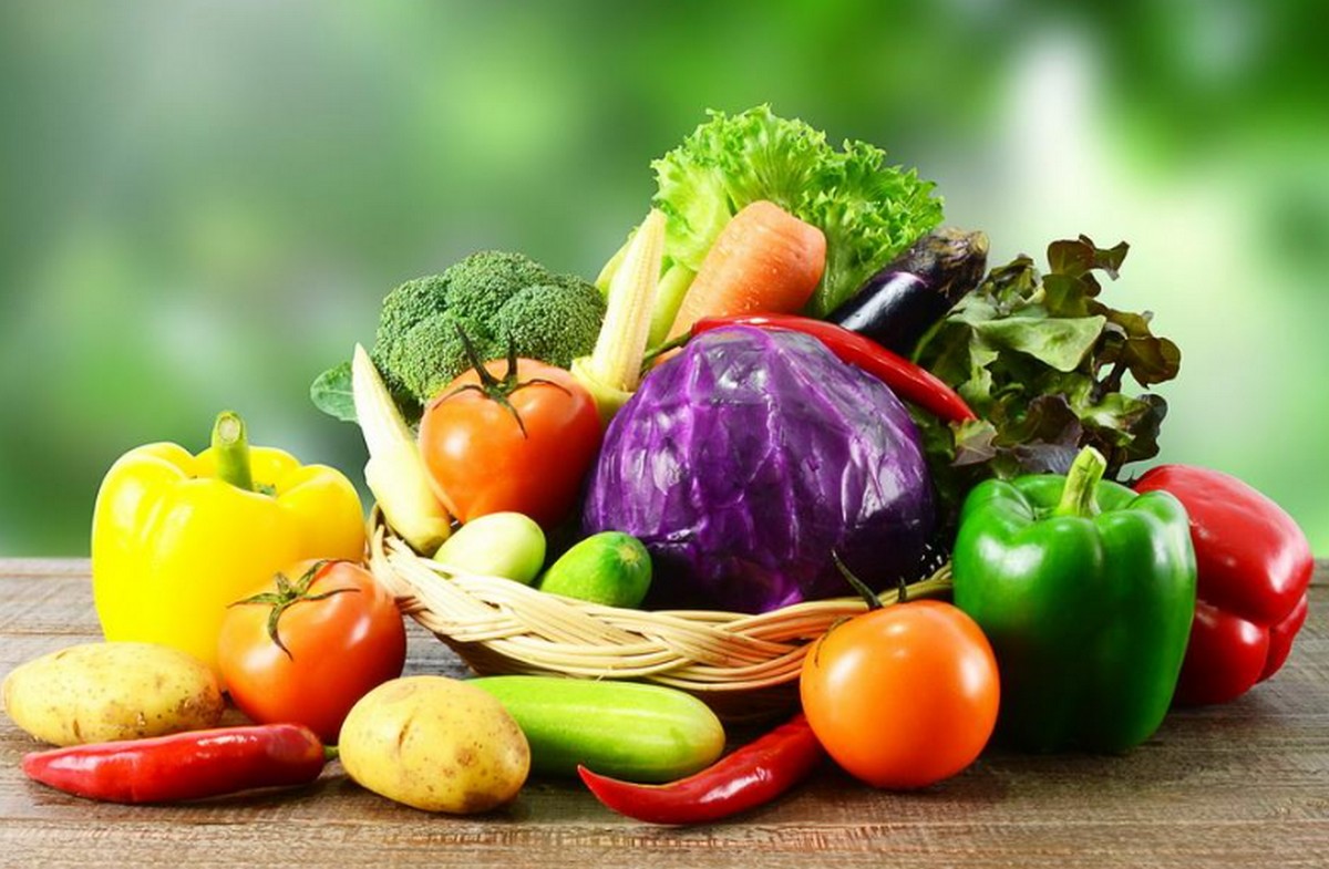 Холодильник, балкон, шафа: де краще зберігати овочі у квартирі
