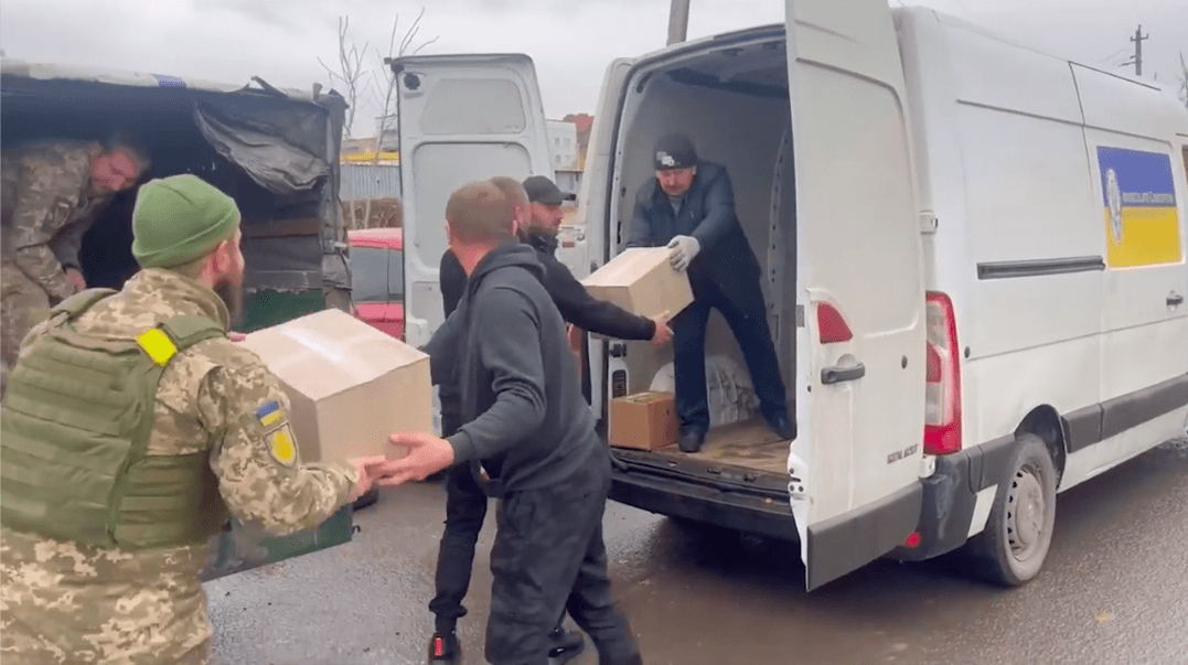 Франківські волонтери передали на фронт допомоги на понад мільйон гривень (ВІДЕО)