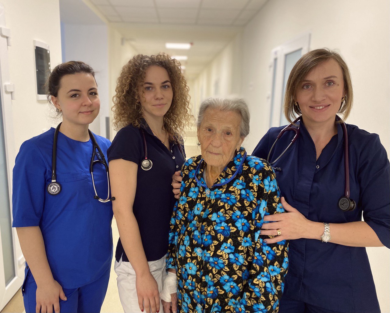 Медикам вдалося перезапустити серце 101-річної жительки Франківщини
