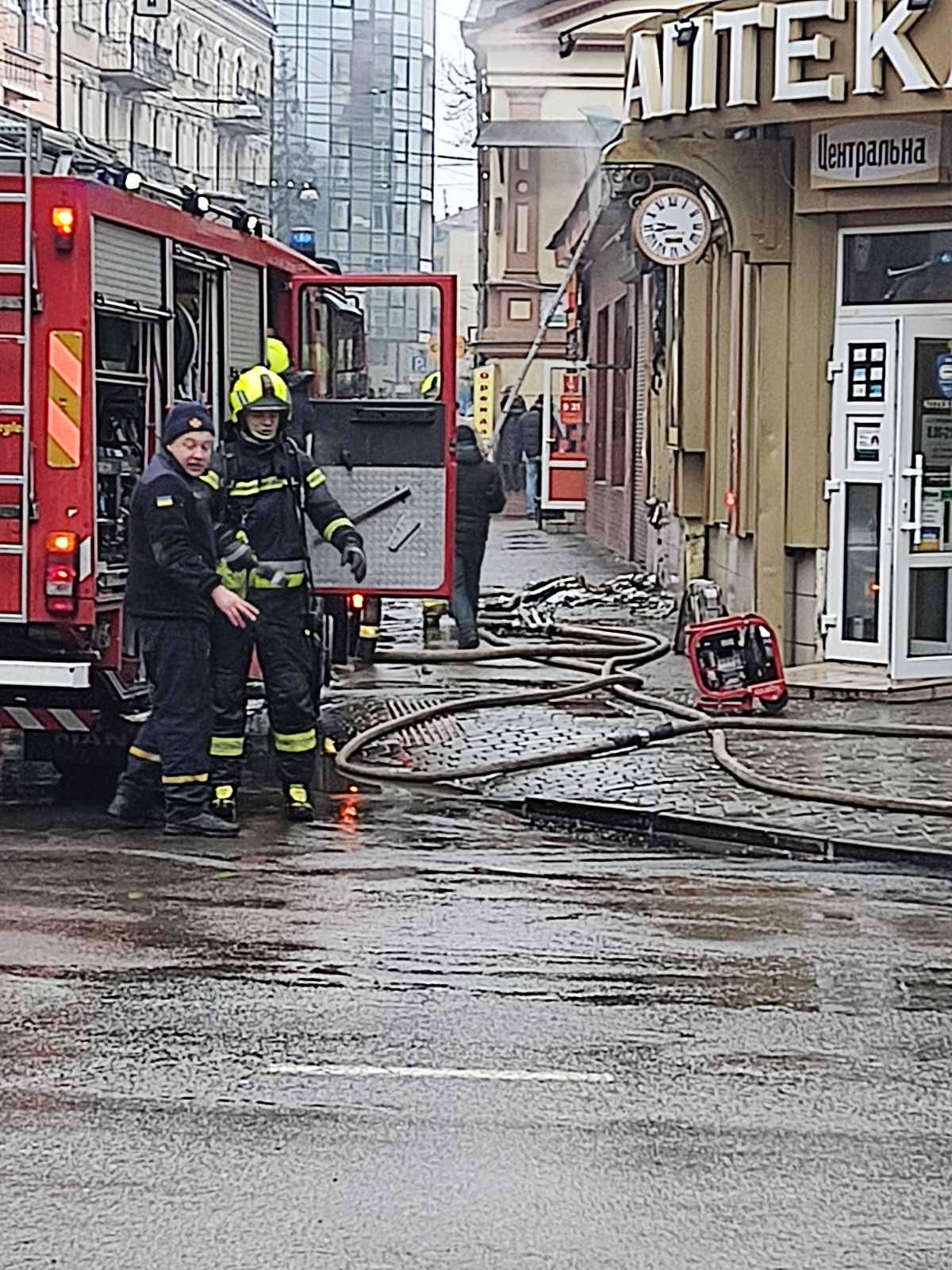 У Франківську через пожежу змінили рух деяких комунальних автобусів (ФОТО)