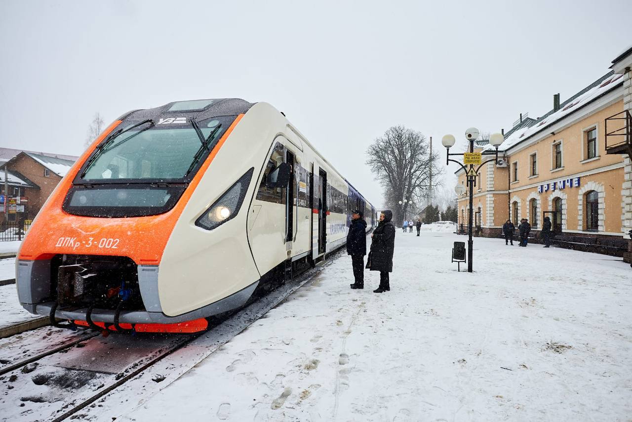 Укрзалізниця повертає “Буковельський експрес” (ФОТО)