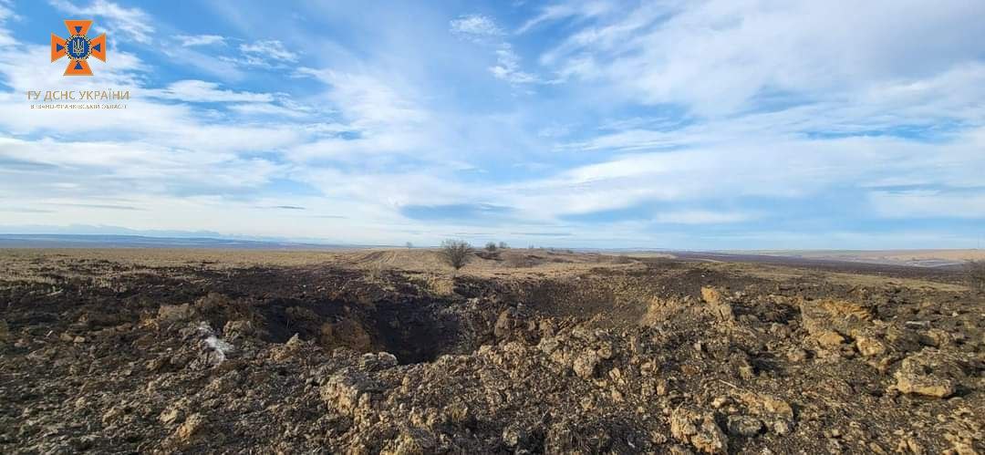 Рятувальники знешкодили російську ракету, яка потрапила в житловий будинок на Тлумаччині (ФОТО)