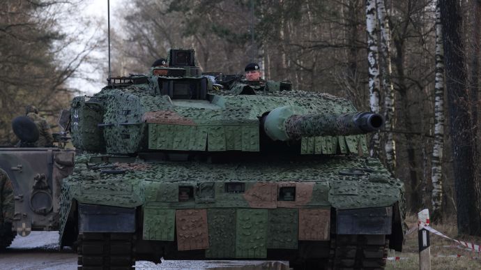 Українські танкісти почнуть навчання на німецьких “Леопардах 2”