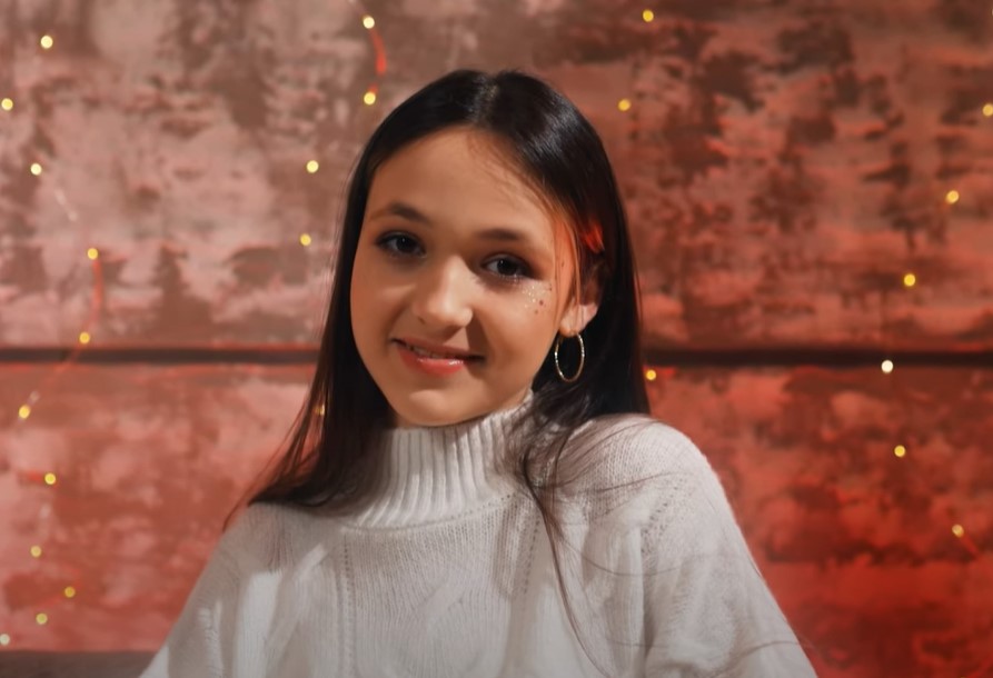Диво на Різдво: юна Darika з Франківська презентувала нову пісню (ВІДЕО)