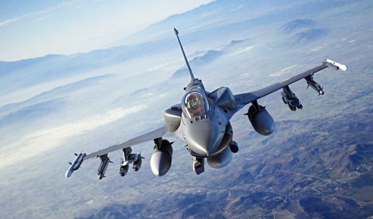 Польща готова передати Україні винищувачі F-16, якщо НАТО дасть добро
