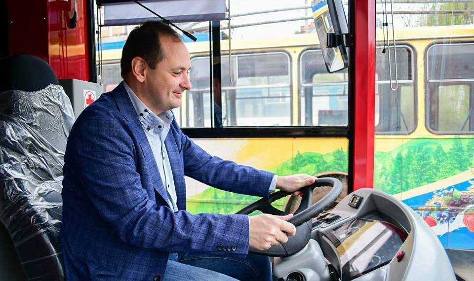 В Івано-Франківську викрили змову на закупівлях тролейбусів для міста (ДЕТАЛІ)