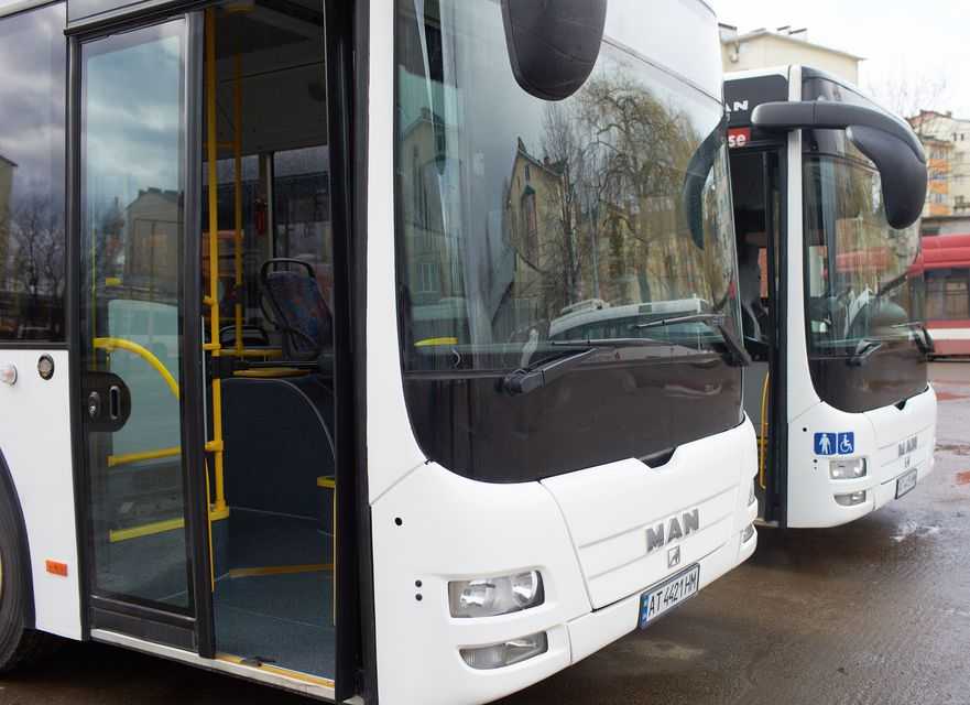 Франківськ отримав два автобуси з Німеччини