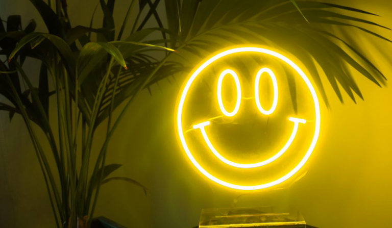 Тарифи на електроенергію до кінця опалювального сезону не зміняться – Шмигаль