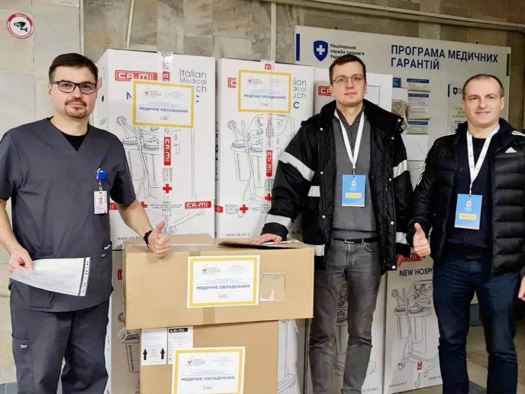 Прикарпатські лікарні отримали вакуумні аспіратори від благодійників (ФОТО)